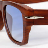Pechón · gafas de sol cuadradas con vetas de madera y lentes azules - Barlovento de Biar