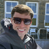 Pechón · gafas de sol cuadradas con vetas de madera y lentes azules - Barlovento de Biar