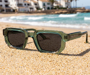 Portet · gafas de sol verdes llamativas con lentes negras UV400