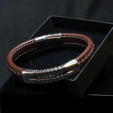 Magalle Bracelet · Brown leather bracelet with clasp
