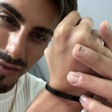 Maia Black Bracelet · Classic style stainless steel bracelet