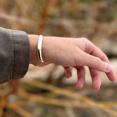 Pulsera Sollo · Pulsera rígida abierta