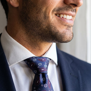Quimper · Gravata azul com estampado paisley