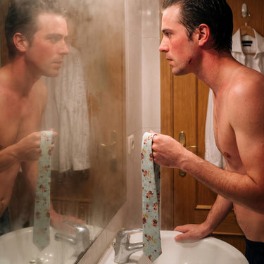 Ranúnculos · ESTRECHA · corbata floral azul pálido