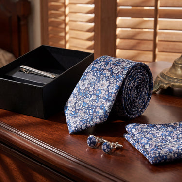 Salvias · conjunto de corbata floral azul y rosa con pañuelo, gemelos y pasador