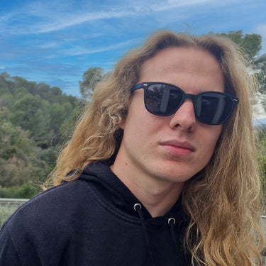 Sardinera · gafas de sol negras con detalles azules - Barlovento de Biar