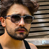 Silencio · gafas de sol redondas de cristal oscuro - Barlovento de Biar