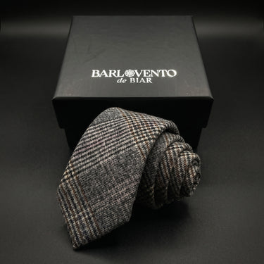 Svalbarg · gray wool tie 