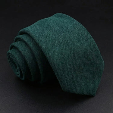 Thar · corbata verde bosque suave