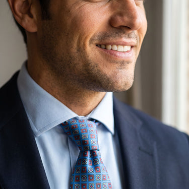 Turim · Gravata azul estilo italiano