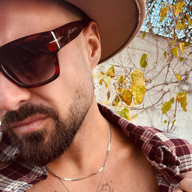 Varadero · Premium retro black sunglasses with brown lenses