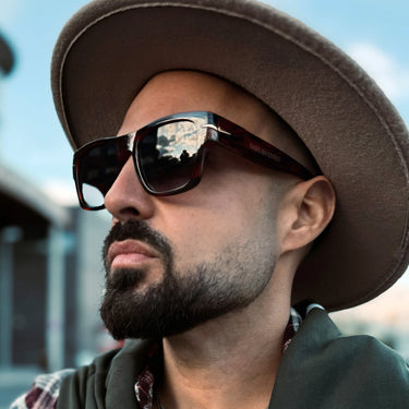 Varadero · Premium retro black sunglasses with brown lenses